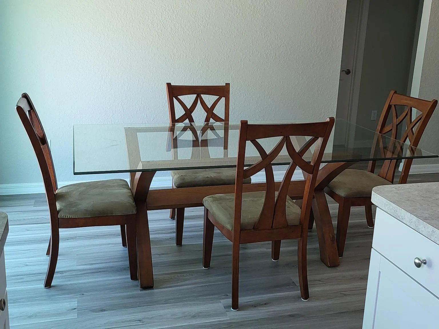 3 bed, 1399 sqft, $1,700 — Photo 3