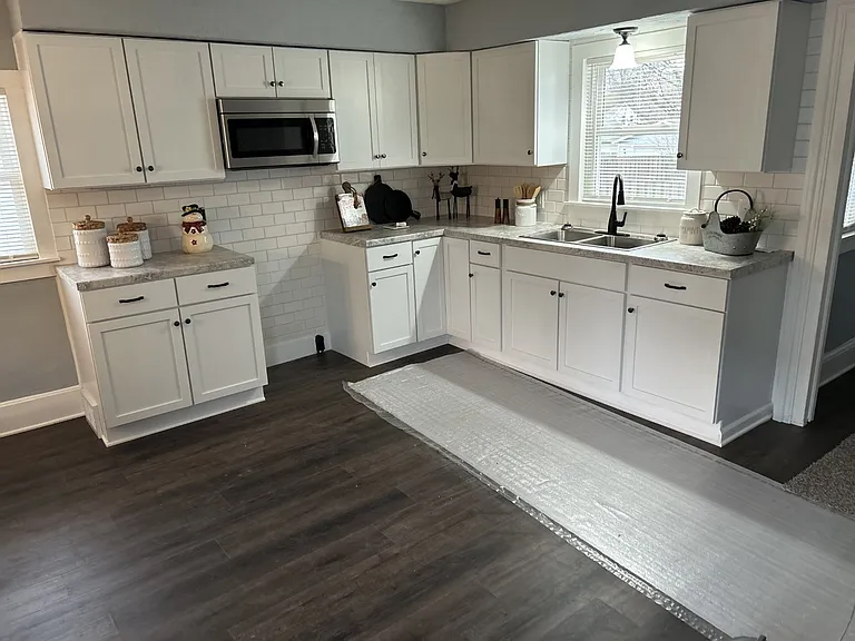 865 Franklin Ave — Photo 5