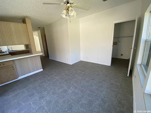 3rd image of 11904 NW 191st Ter