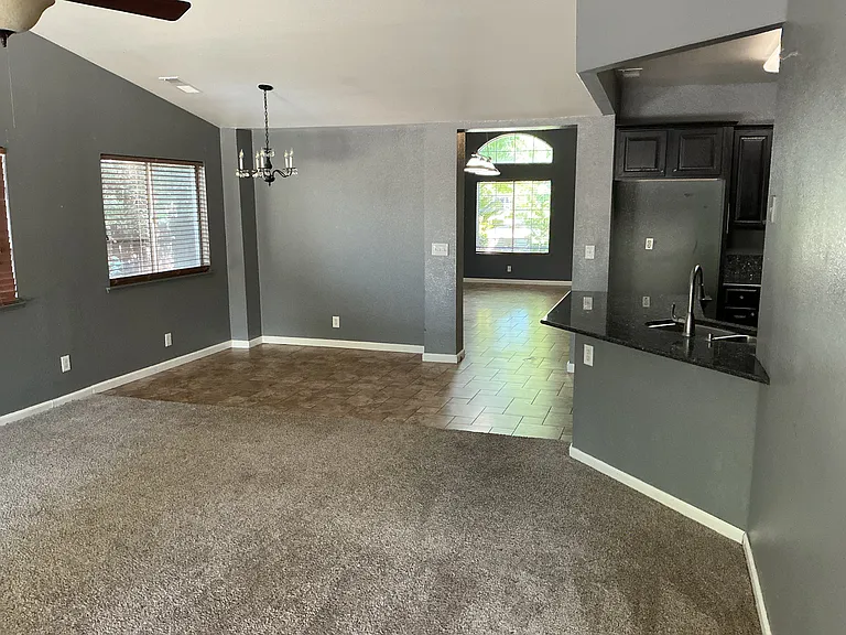 913 Woodland Dr — Photo 7