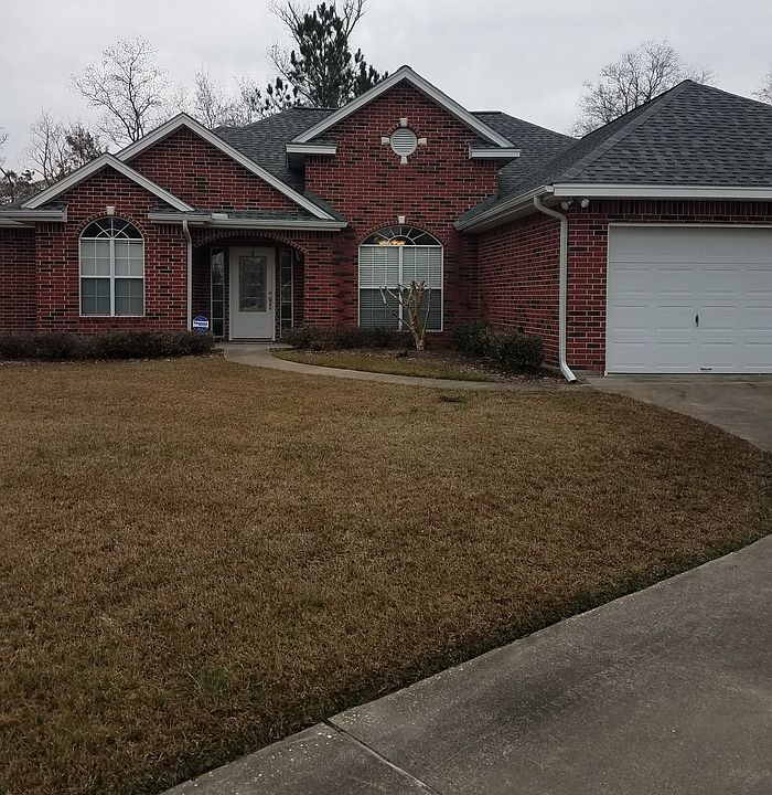 1st image of 122 Parkway Oaks Dr
