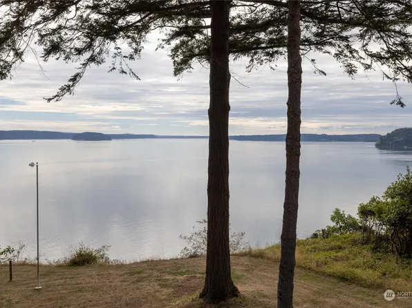 1124 Queets Drive, Fox Island, WA 98333