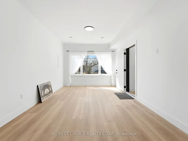 108 Briscoe St E — Photo 10