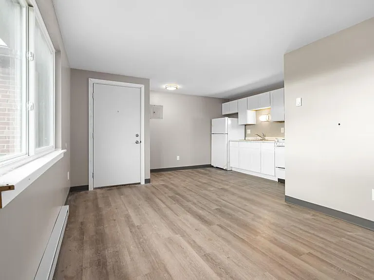 Maplewood Apartments — Photo 11