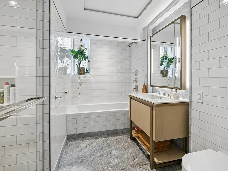 150 W 82nd St #8D — Photo 10