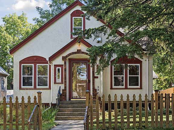 2nd image of 2645 Hayes St NE