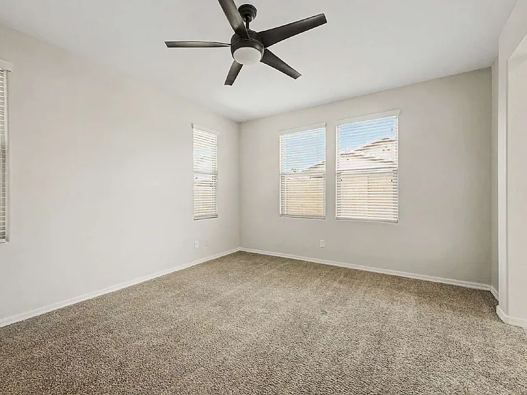 8530 W Flynn Ln — Photo 12
