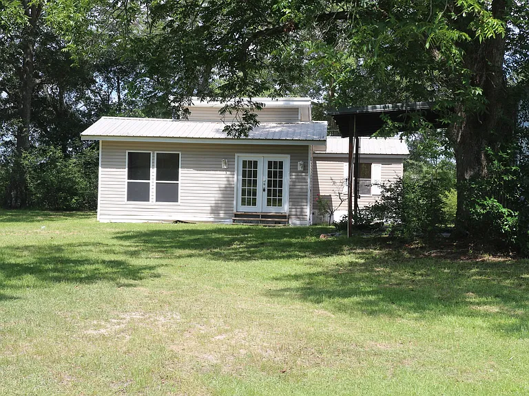 1218 Gibbs Rd — Photo 1