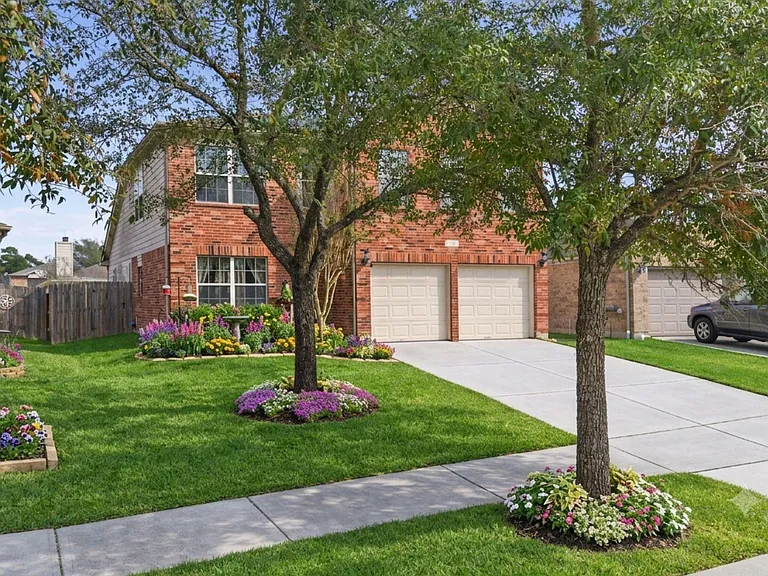 2712 Woodspring Acres Dr — Photo 3