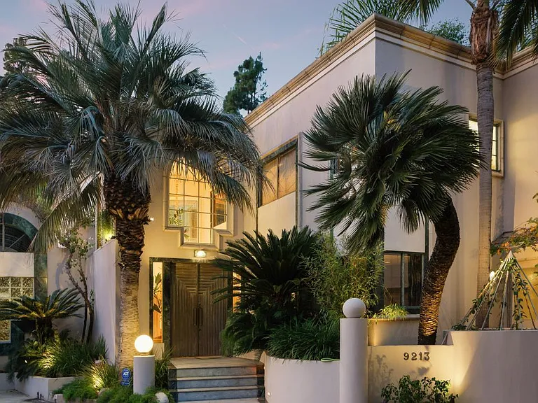 9213 Warbler Pl — Photo 1