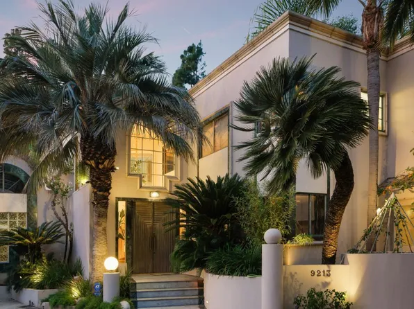 9213 Warbler Pl, West Hollywood, CA 90069