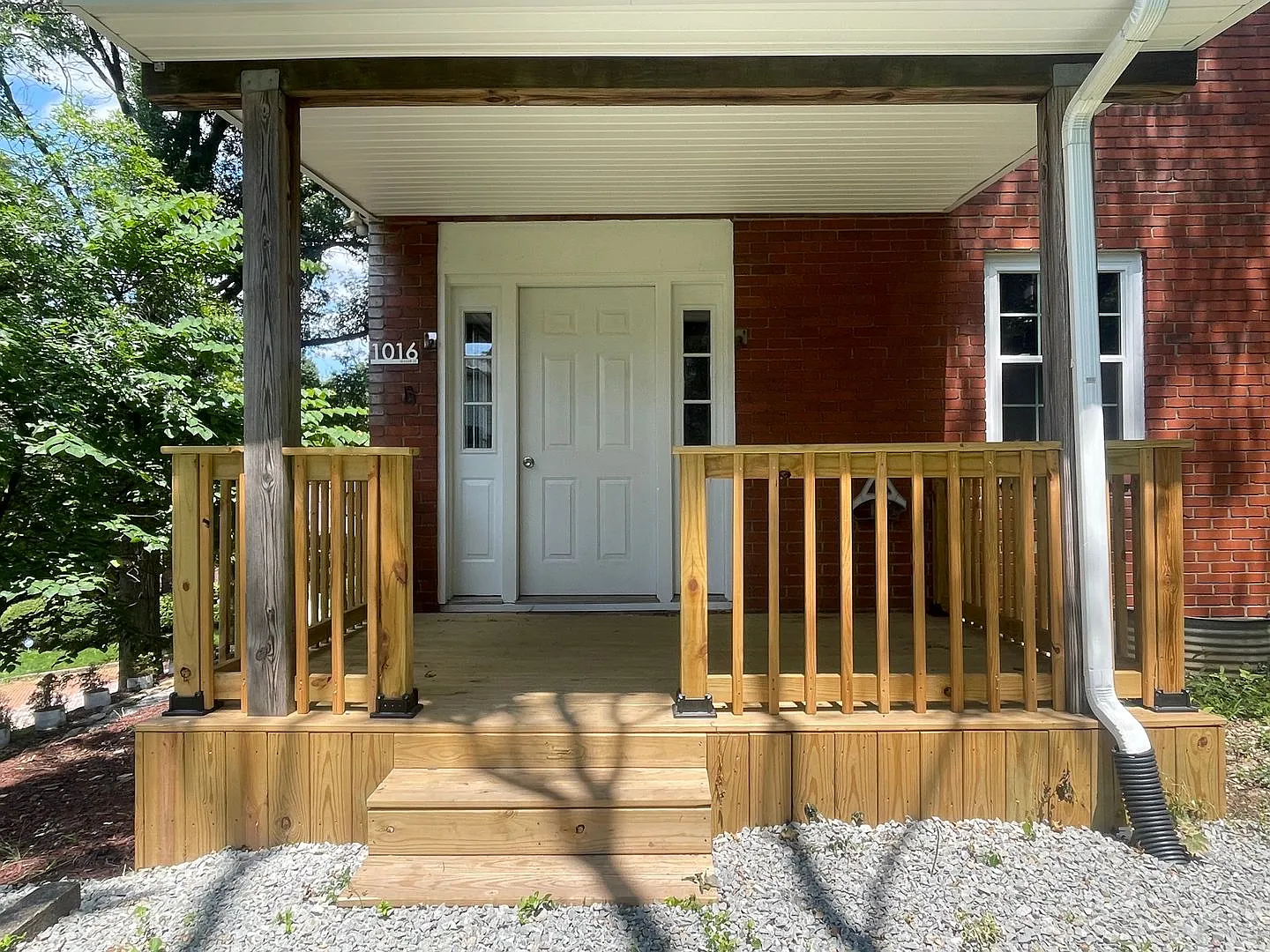 Charming 2BR House in Pittsburgh, Section 8 Considered!! — Photo 2