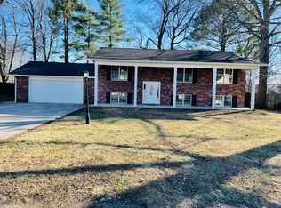 3307 W Lakeview Rd, Marion, IL 62959