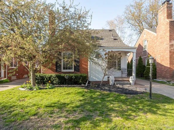 22920 Sheridan St, Dearborn, MI 48128