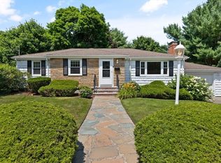 9 Leonard Rd, Sharon, MA 02067