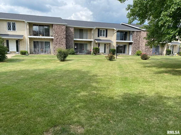 1471 Valle Vista Blvd, Pekin, IL 61554