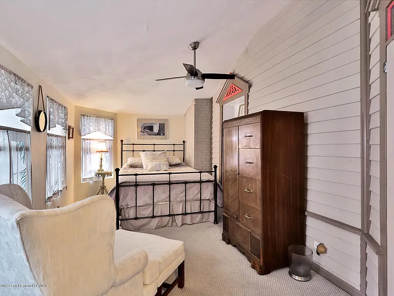 44 Webb Ave — Photo 14
