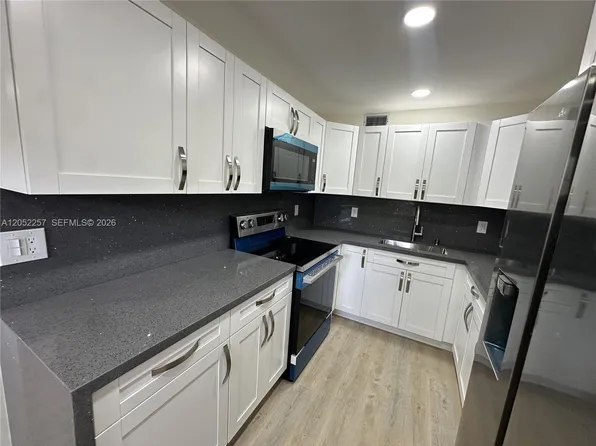 13255 SW 7th Ct APT 113D, Pembroke Pines, FL 33027