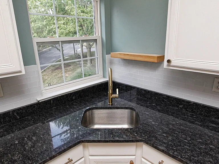 102 Whistling Swan Ln — Photo 11