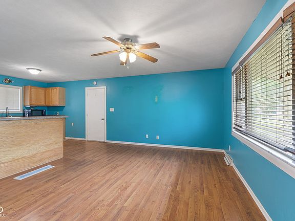 5th image of 6302 W Loretta Dr