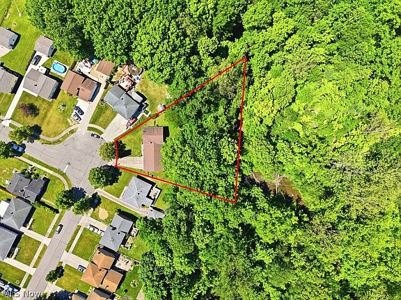 3rd image of 6407 Parkland Ave