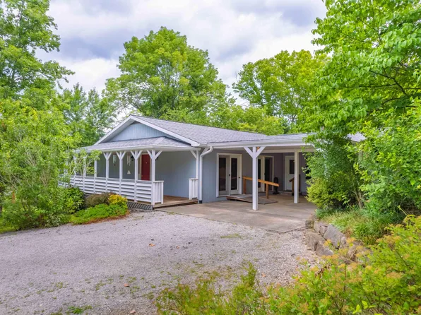 530 McGuire Ave, Beattyville, KY 41311