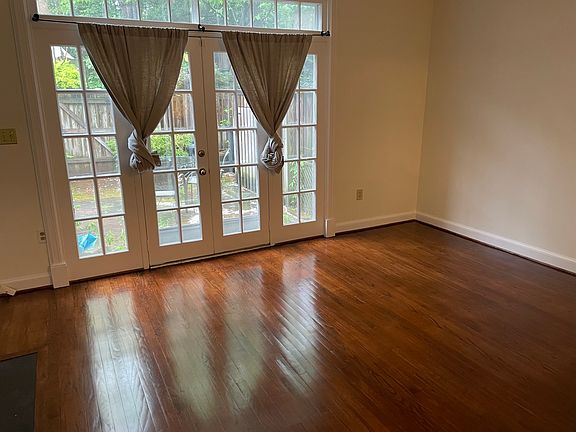 5th image of 105 Roberts Ln