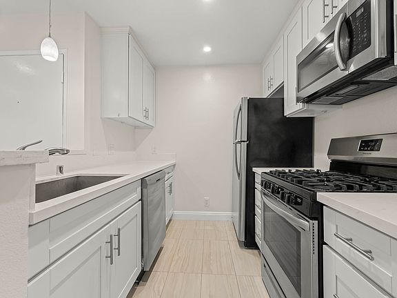 3rd image of 501 1/2 Pacific St #206
