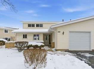 1081 Pinehurst Ln, Schaumburg, IL 60193