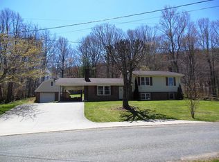109 Hill St, Sparta, NC 28675