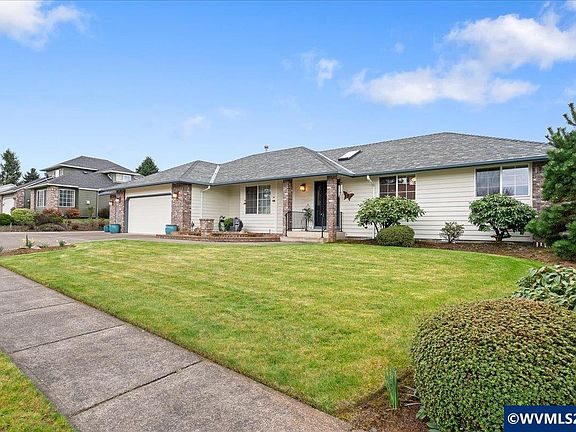 3rd image of 610 SW 7th St