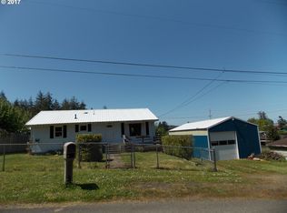 618 24th St, Myrtle Point, OR 97458