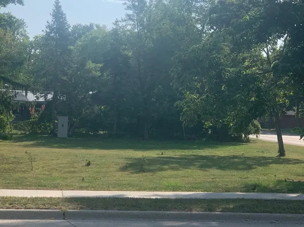 825 S Sibley Ave, Litchfield, MN 55355