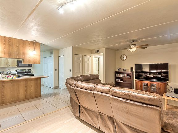 4th image of 1664 Spring Garden Ct