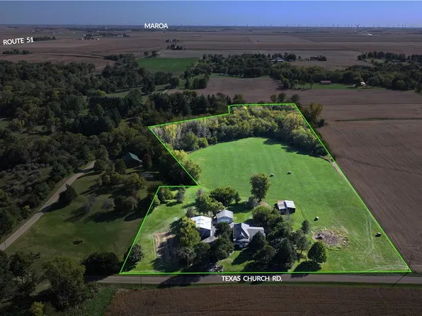 8792 Texas Church Rd, Clinton, IL 61727