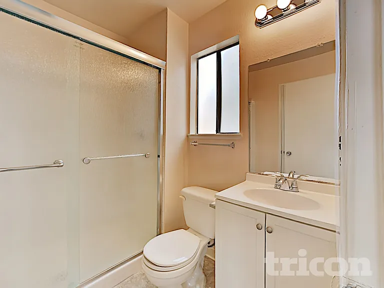 3239 Hartford Ave — Photo 11