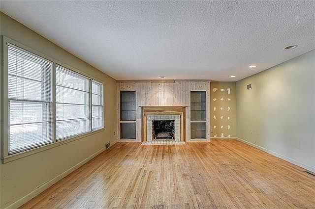 4711 W 65th Ter, Prairie Village, KS 66208 | Zillow