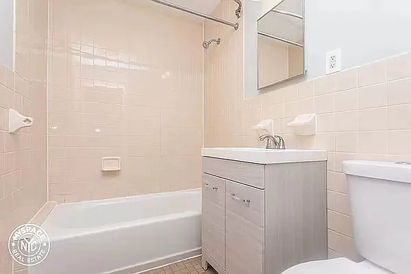 Rented by GROOME REALTY LLC | media 33