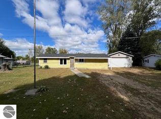 9291 E Colby Rd, Crystal, MI 48818