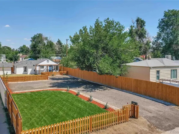 2072 Emporia Street, Aurora, CO 80010