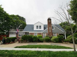 382 N Grove St, Valley Stream, NY 11580