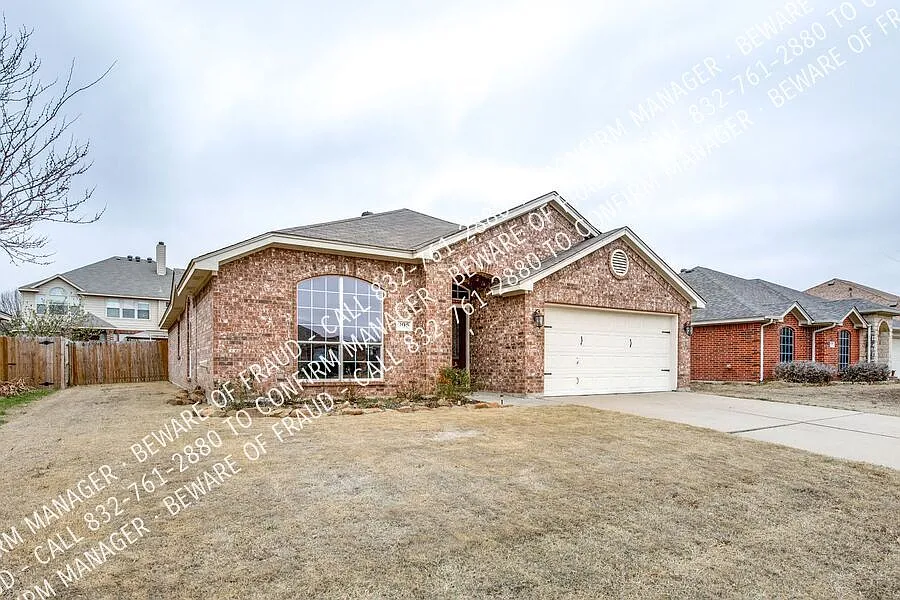 In the Heart of Burleson with Community Pool and Park! — Photo 2