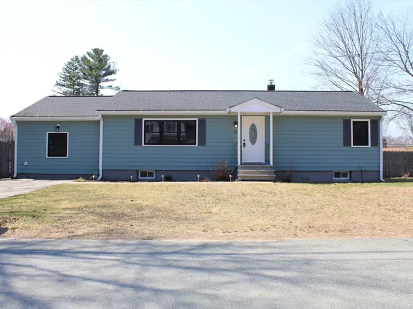 37 Lexington Ave, Methuen, MA 01844