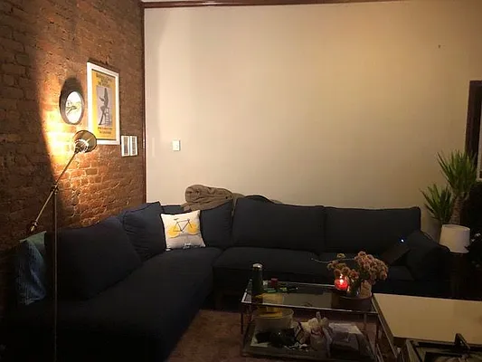 Rented by Lang Realty LLC | media 8