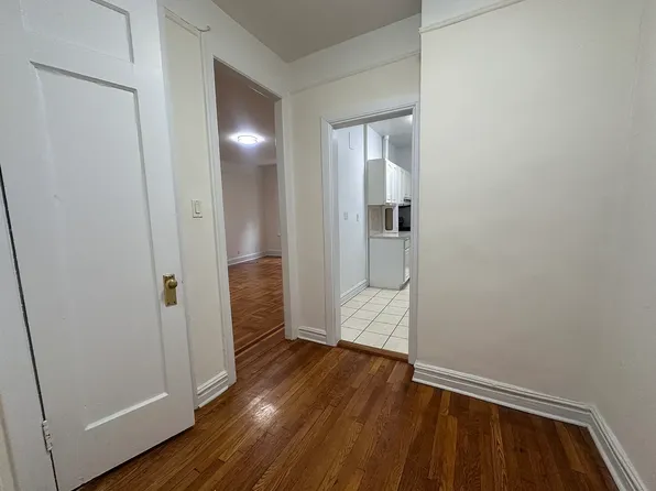 8383 118th St APT 4C, Kew Gardens, NY 11415