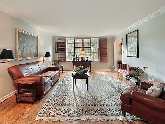 3rd image of 1024 Old Elm Pl