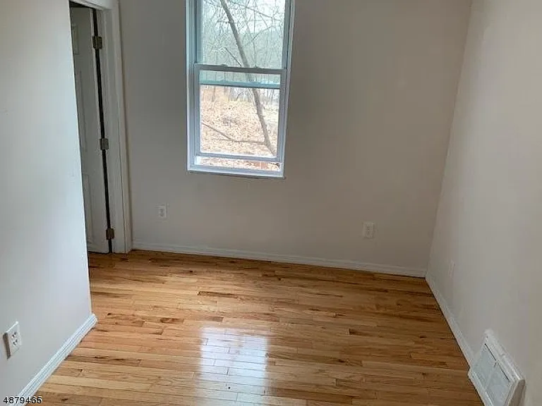 36 Colfax Ave — Photo 5