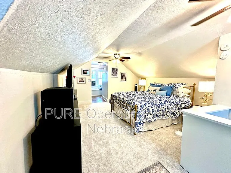 5724 Rees St — Photo 33