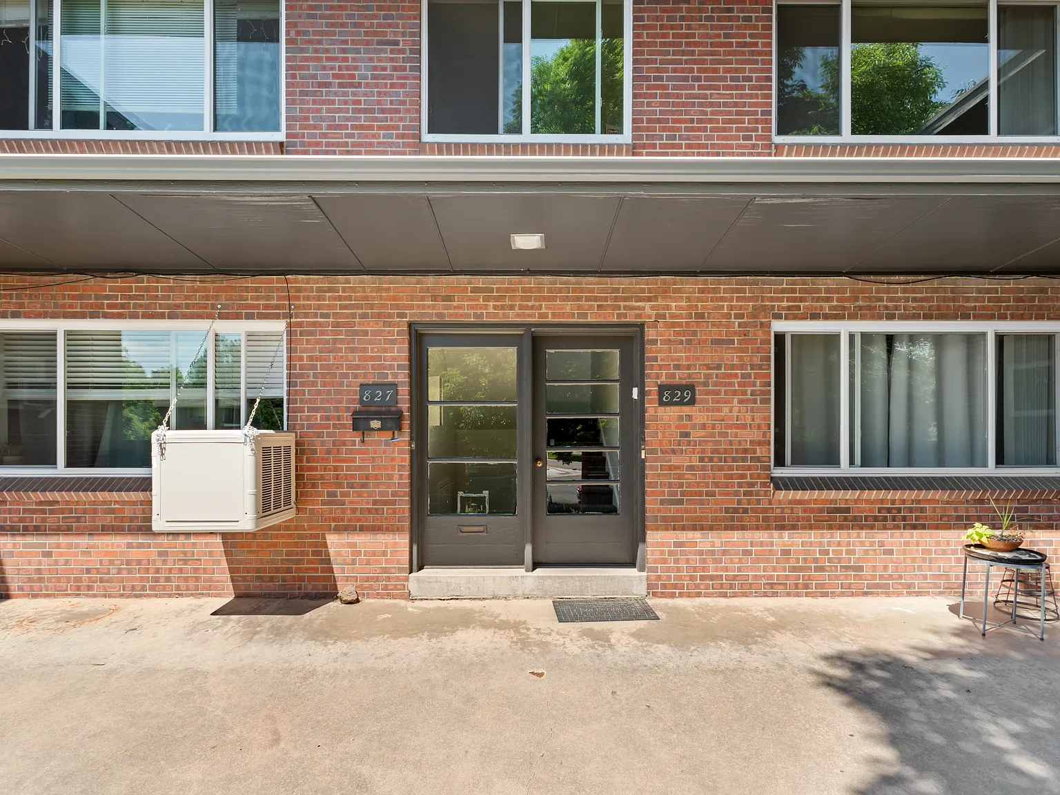 2 bed, 1000 sqft, $1,800 — Photo 2