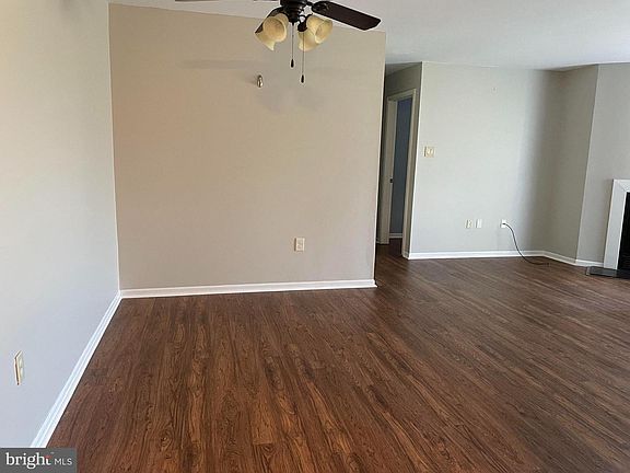 4th image of 803 Mews Dr #803